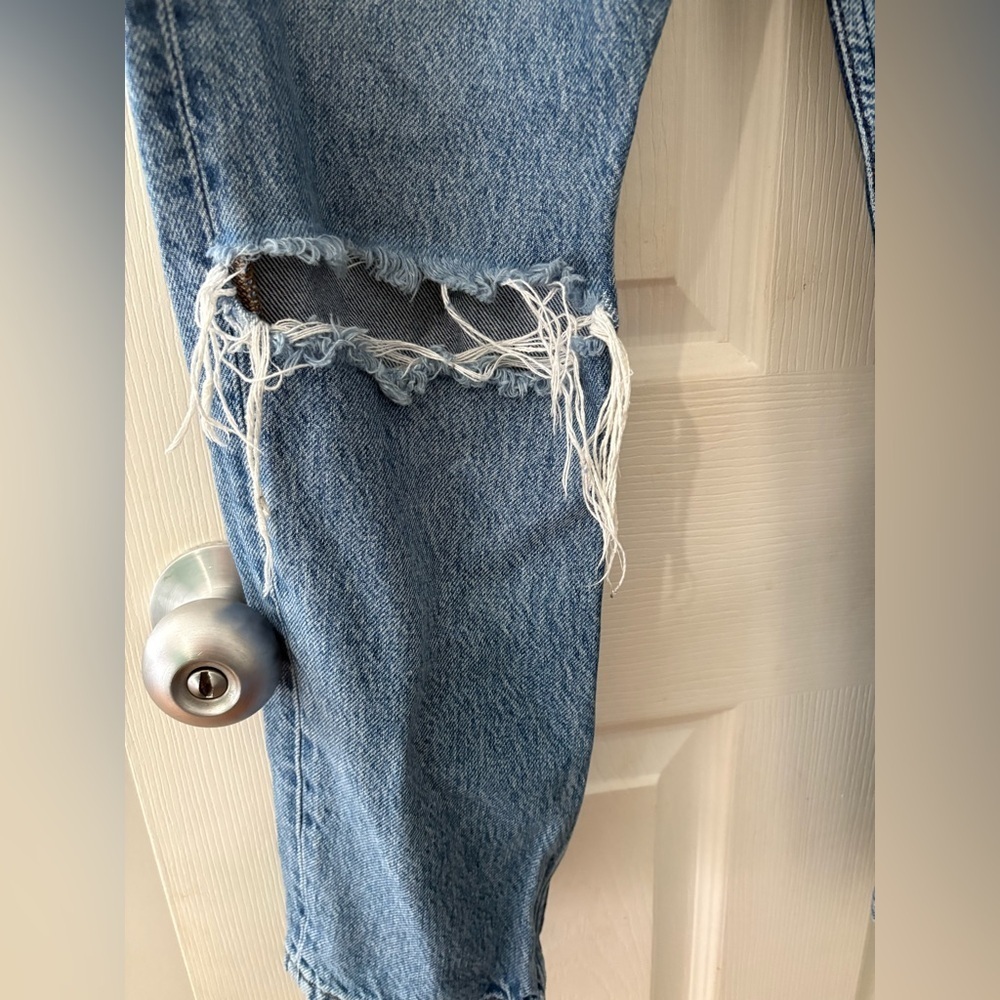 Reformation Shasta destroyed jeans cropped 25” mid wash size 26 - Picture 3 of 12